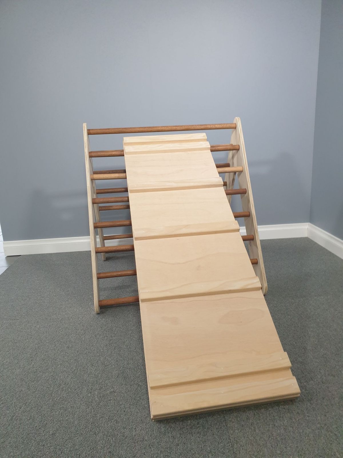 wooden-climbing-ramp