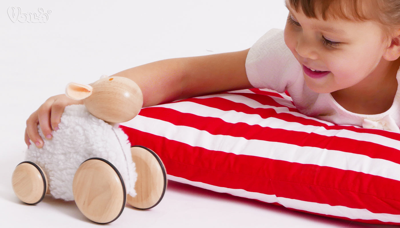 wooden-toy-lamb-push-along-australia